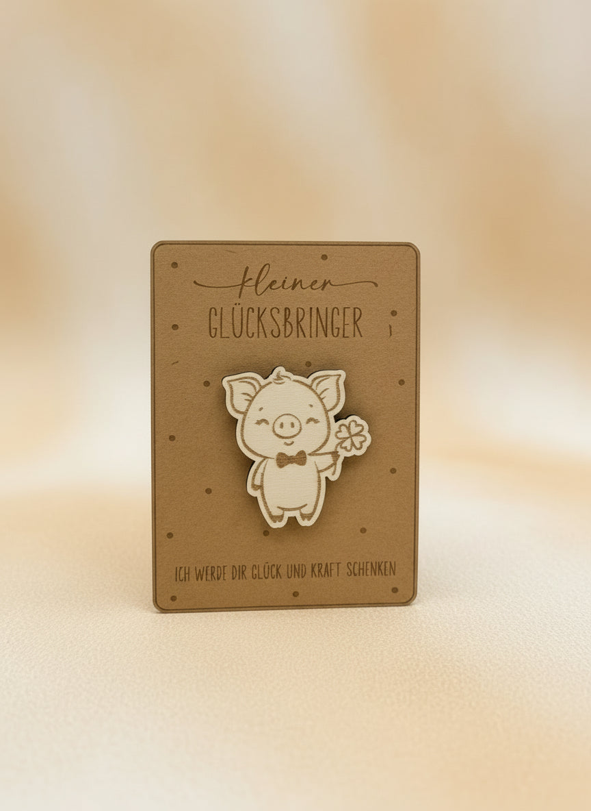 Kleiner Glücksbringer – Holzschwein mit Kleeblatt