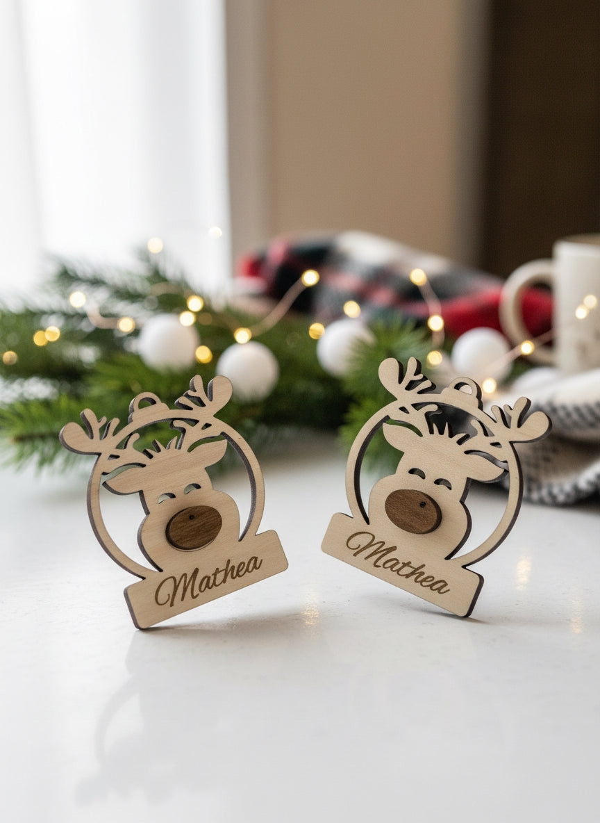 Personalisierter Christbaum-Anhänger aus Holz | Rentier